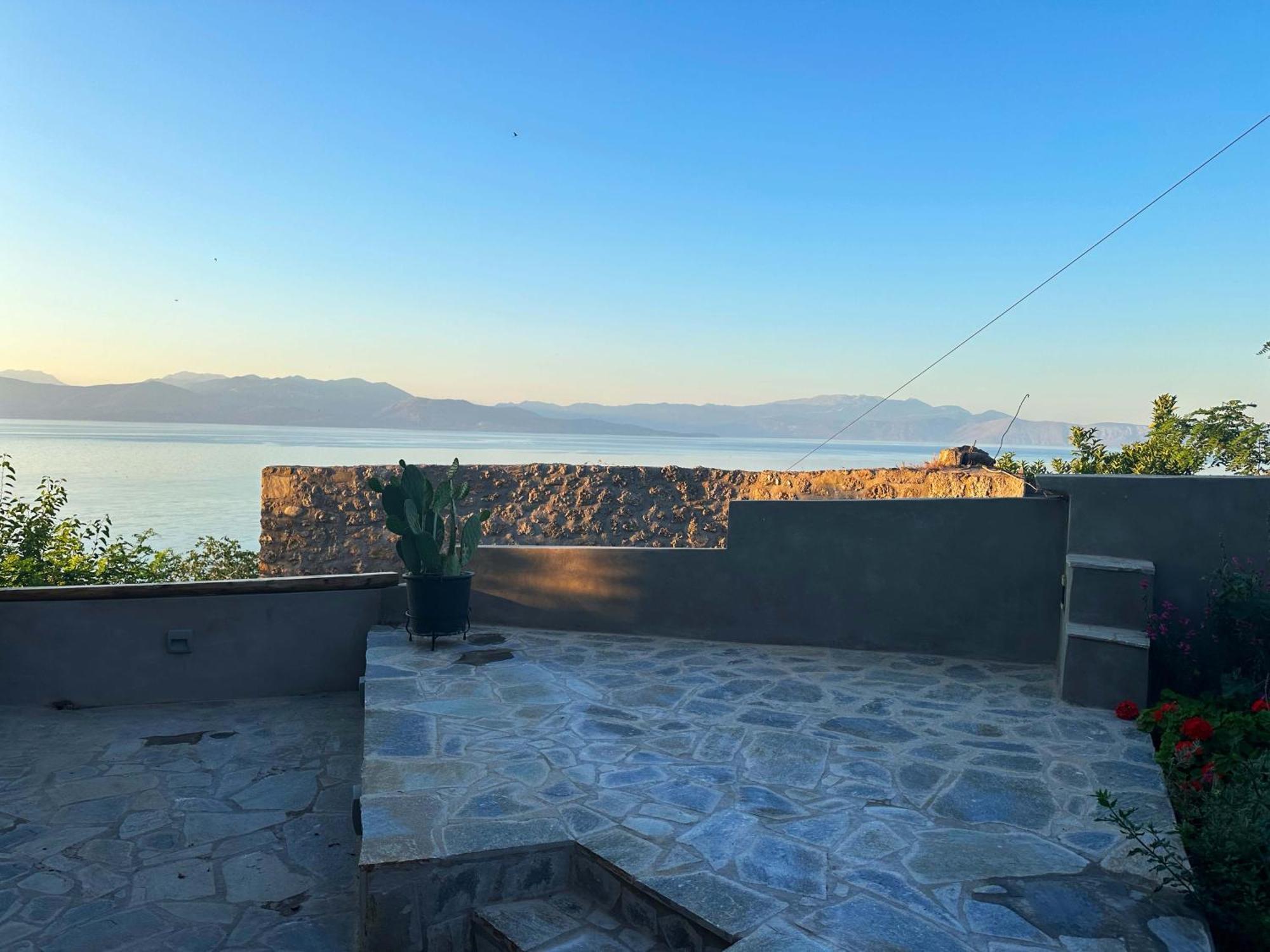 Fteri Stone House In Platanos, Akrata Apartman Kültér fotó