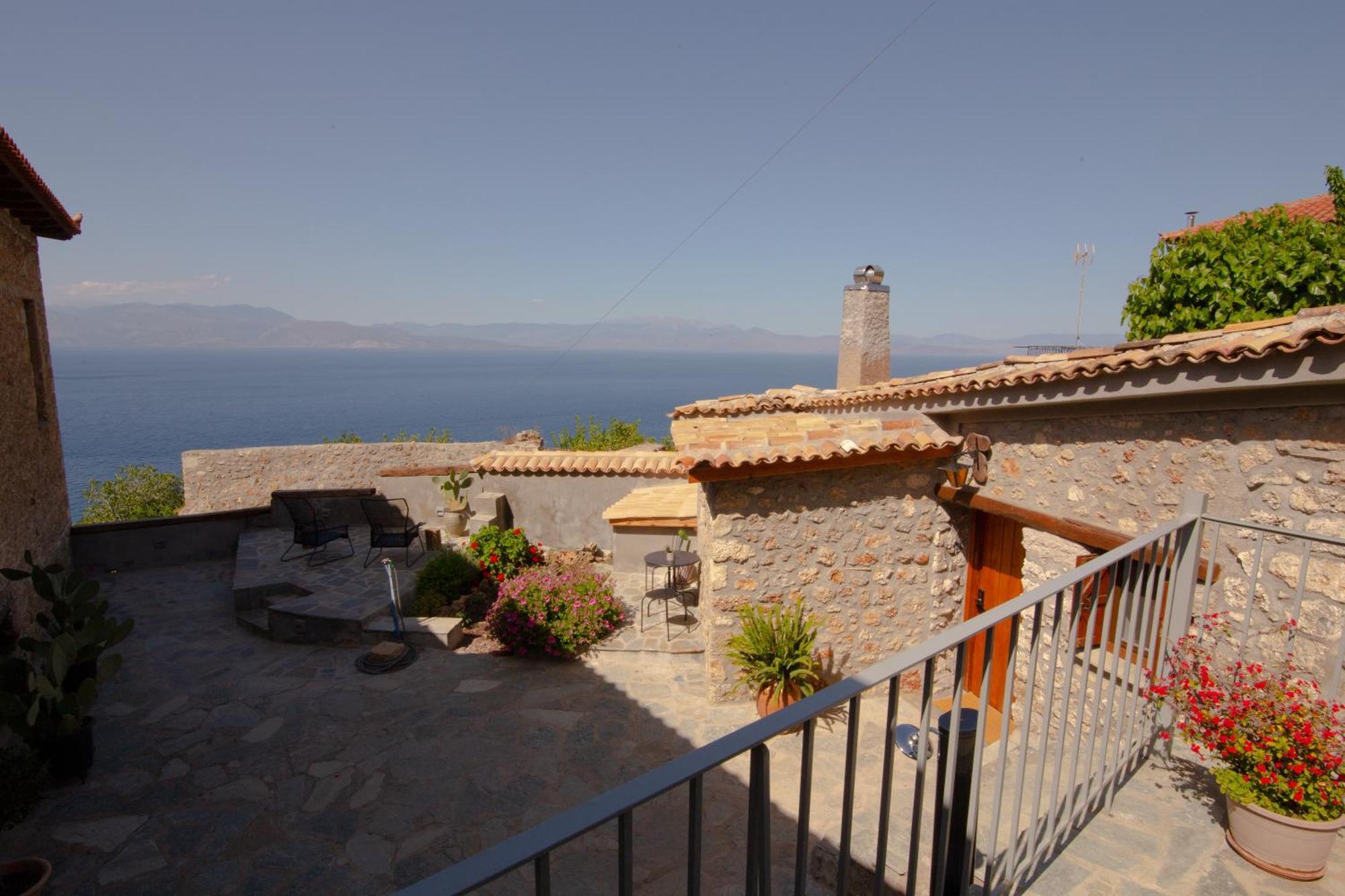 Fteri Stone House In Platanos, Akrata Apartman Kültér fotó
