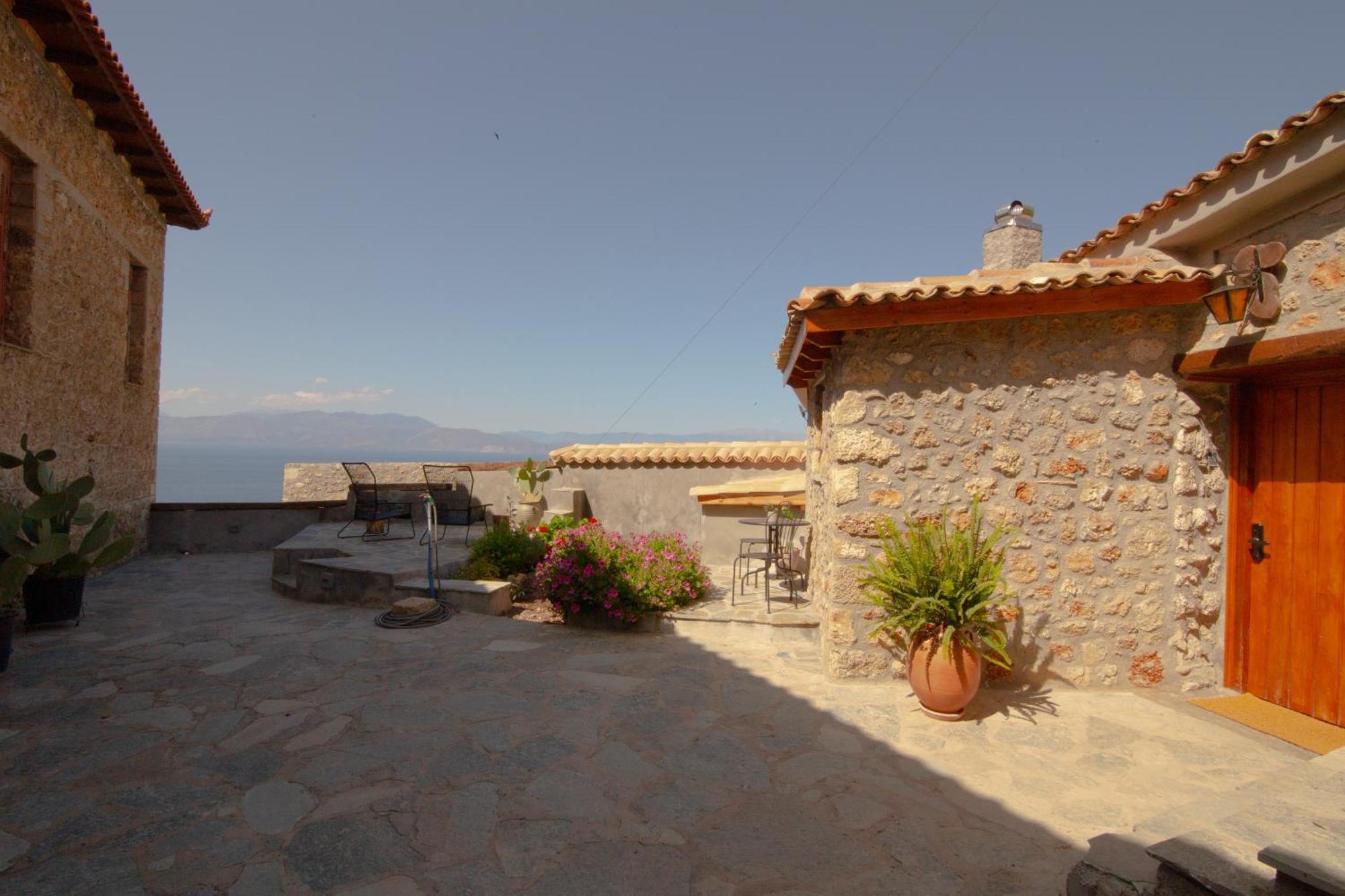 Fteri Stone House In Platanos, Akrata Apartman Kültér fotó